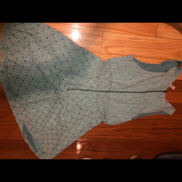 Dress - Picture 2 of 3